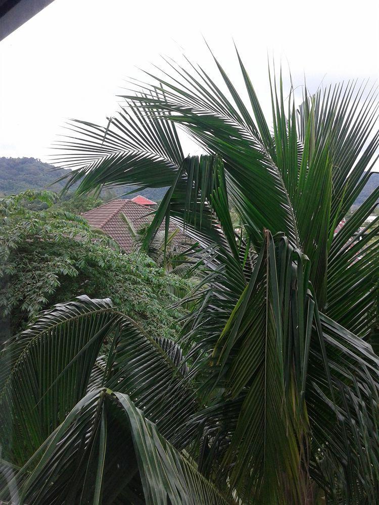 But Different Phuket Boutique Hotel Nai Harn Esterno foto