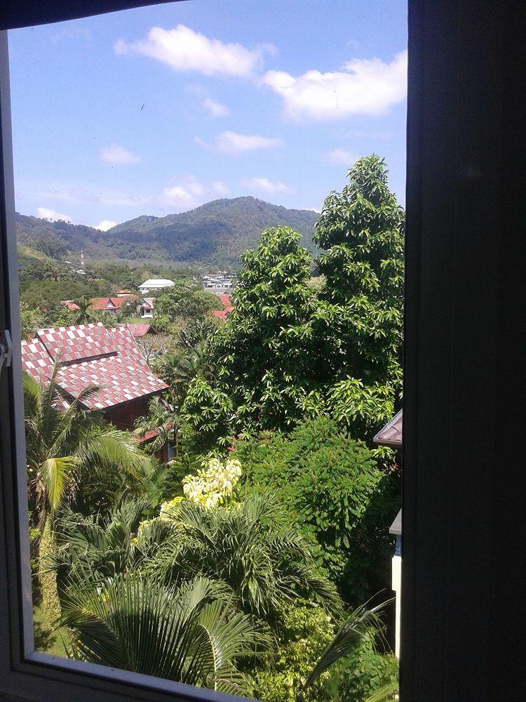 But Different Phuket Boutique Hotel Nai Harn Esterno foto