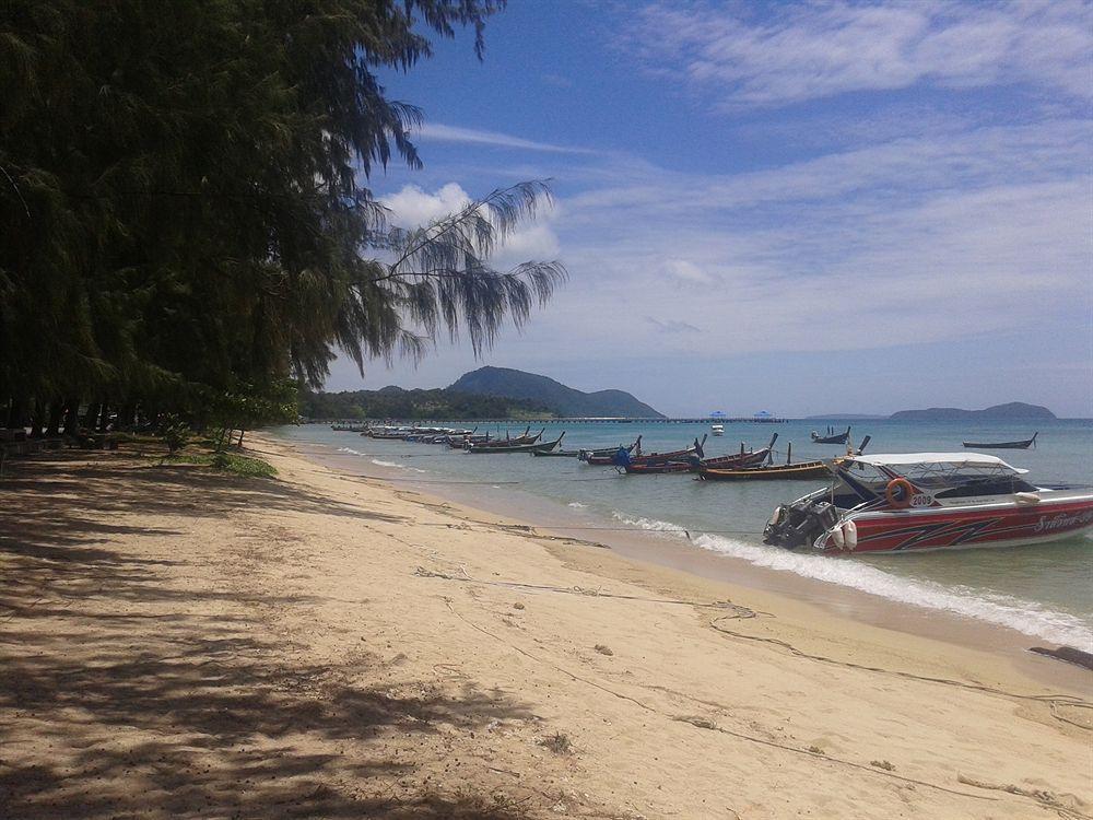 But Different Phuket Boutique Hotel Nai Harn Esterno foto