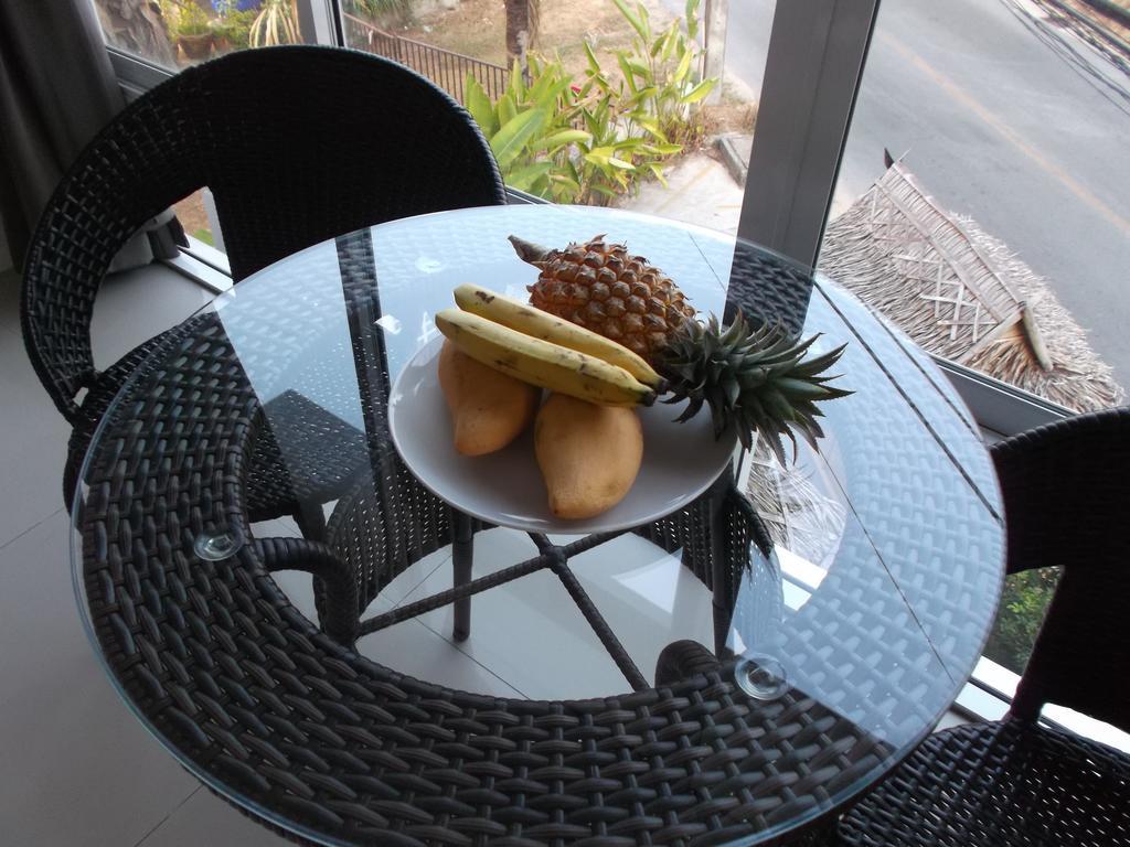 But Different Phuket Boutique Hotel Nai Harn Esterno foto