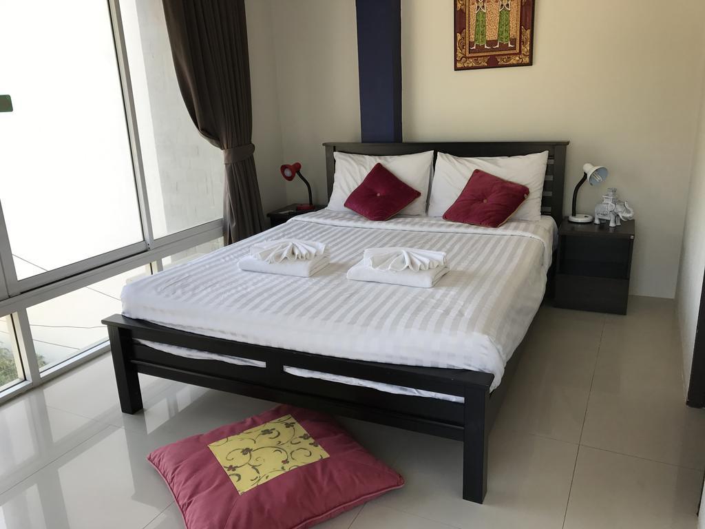 But Different Phuket Boutique Hotel Nai Harn Esterno foto