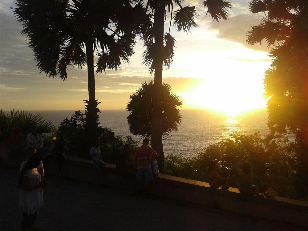 But Different Phuket Boutique Hotel Nai Harn Esterno foto