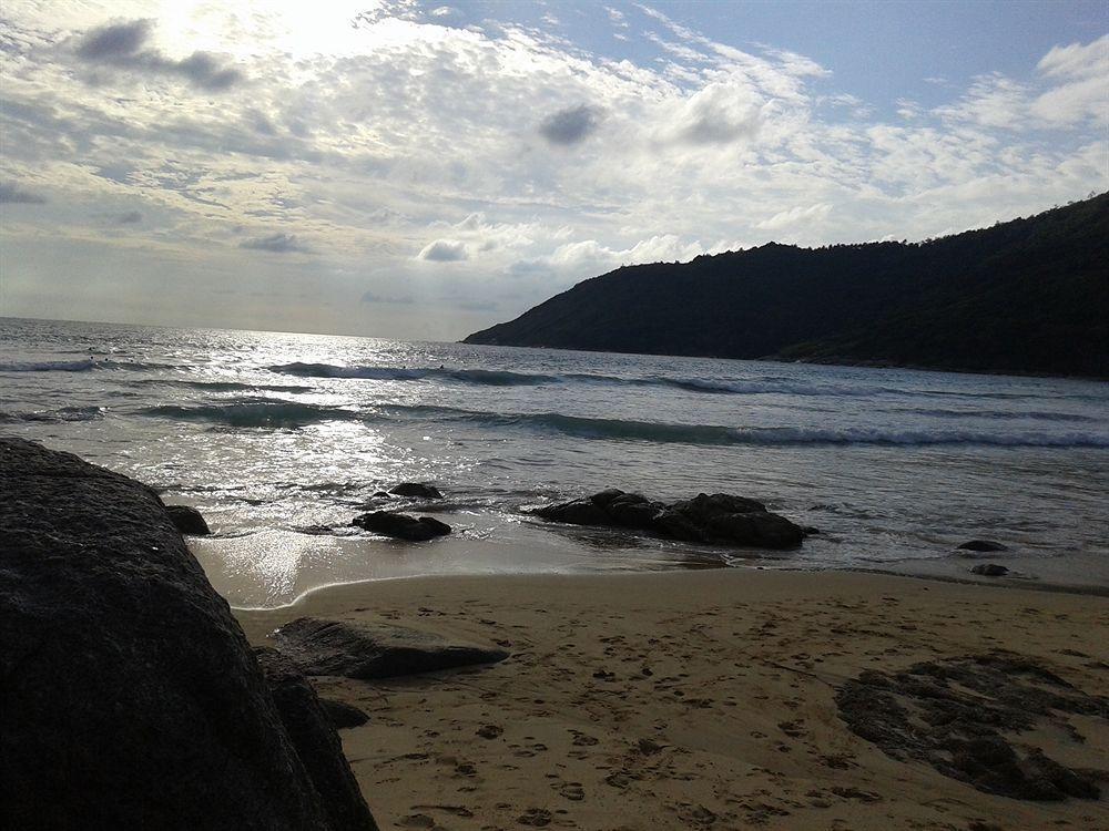 But Different Phuket Boutique Hotel Nai Harn Esterno foto
