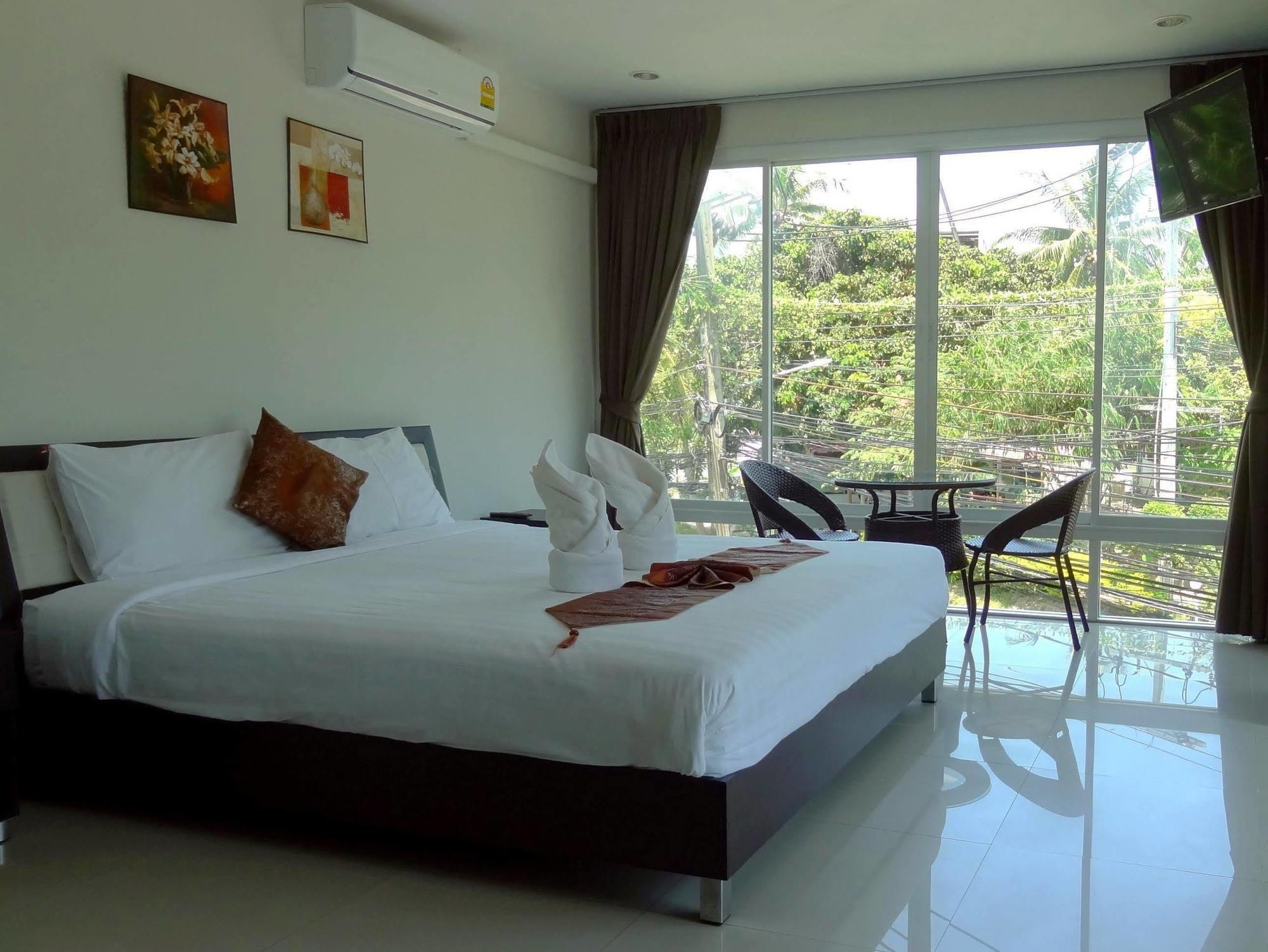 But Different Phuket Boutique Hotel Nai Harn Esterno foto