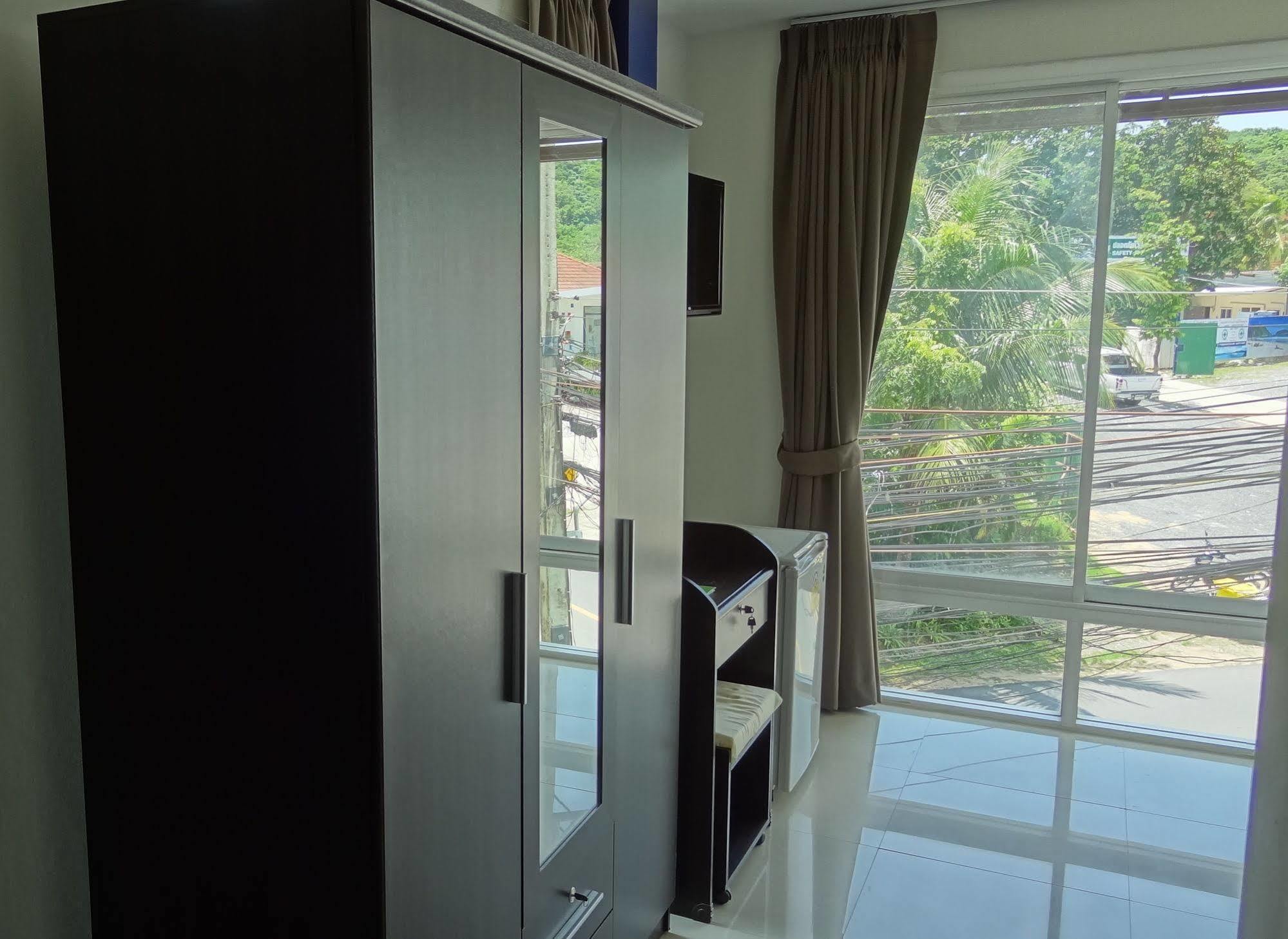 But Different Phuket Boutique Hotel Nai Harn Esterno foto