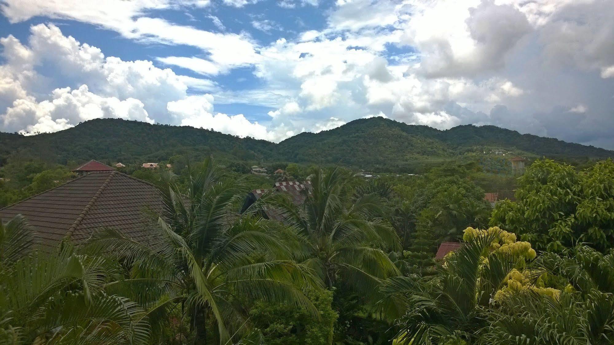 But Different Phuket Boutique Hotel Nai Harn Esterno foto