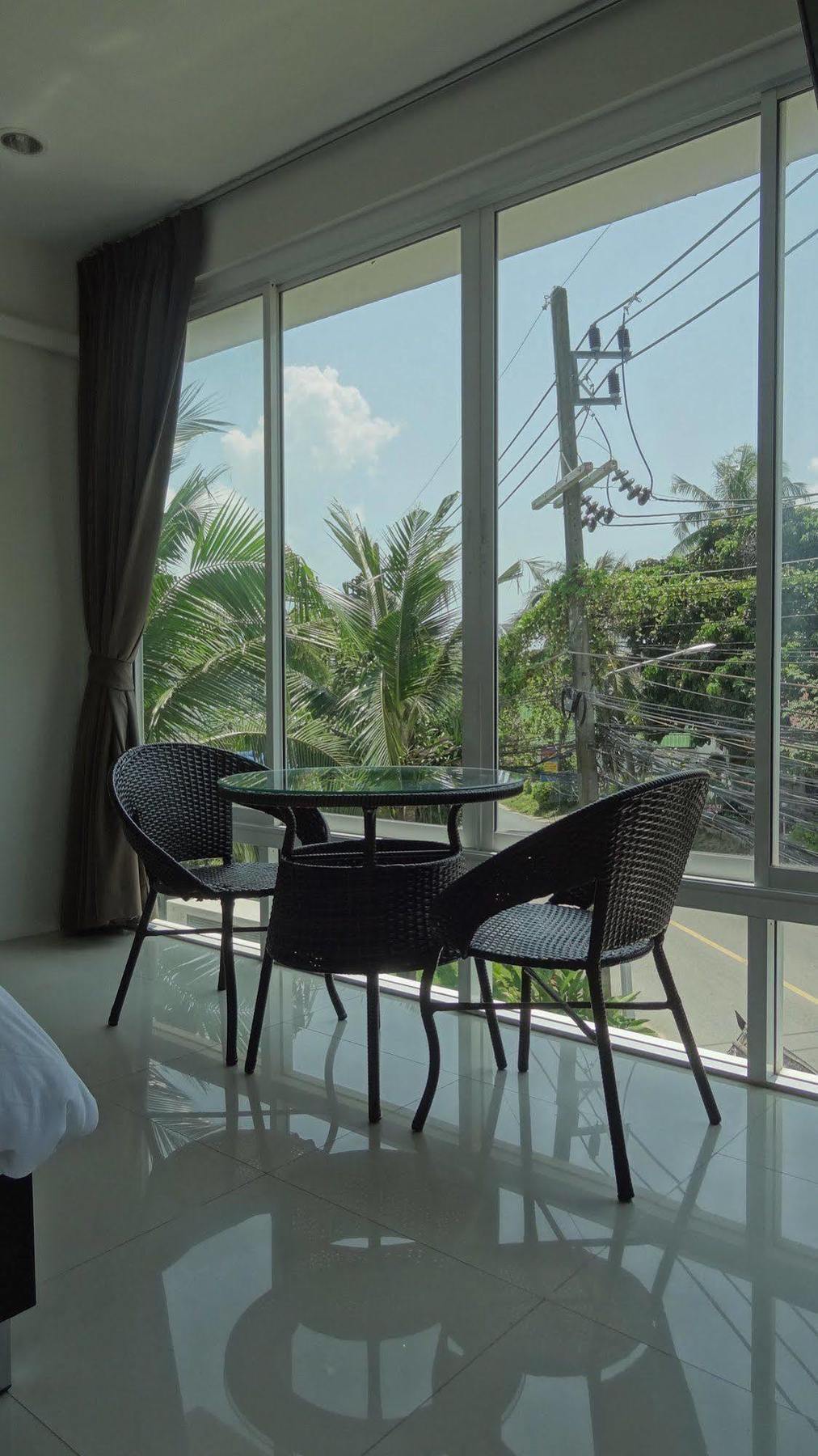 But Different Phuket Boutique Hotel Nai Harn Esterno foto