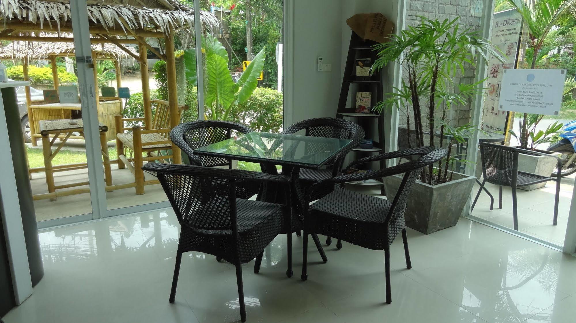 But Different Phuket Boutique Hotel Nai Harn Esterno foto