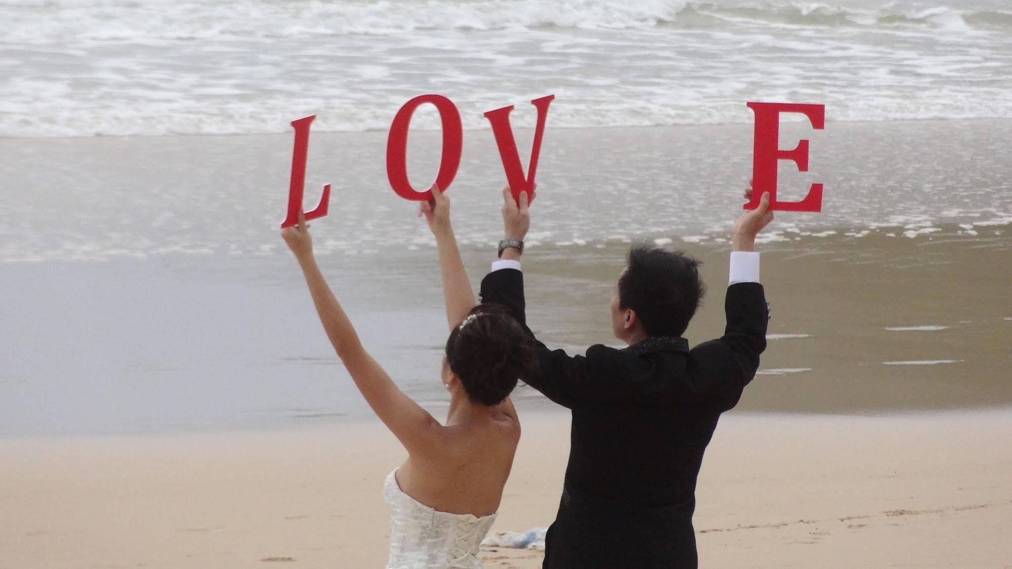 But Different Phuket Boutique Hotel Nai Harn Esterno foto